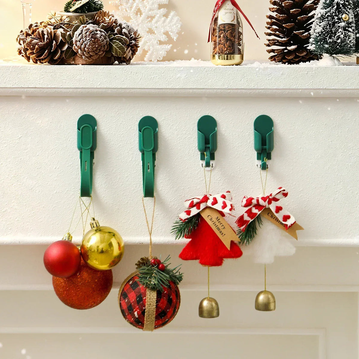 🎄Rugged, Durable, Versatile✨ Christmas Hangers