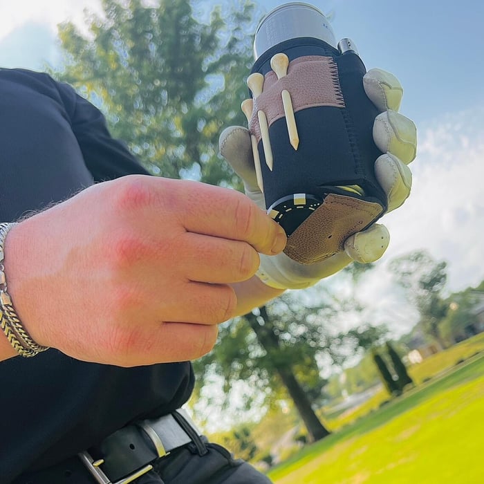 🏌️Golf Caddie Drink Holder with Magnetic Clip, 3 Built-In Tees, Ball Marker Slot & Dual Pockets – Perfect for the Golf Course⛳️